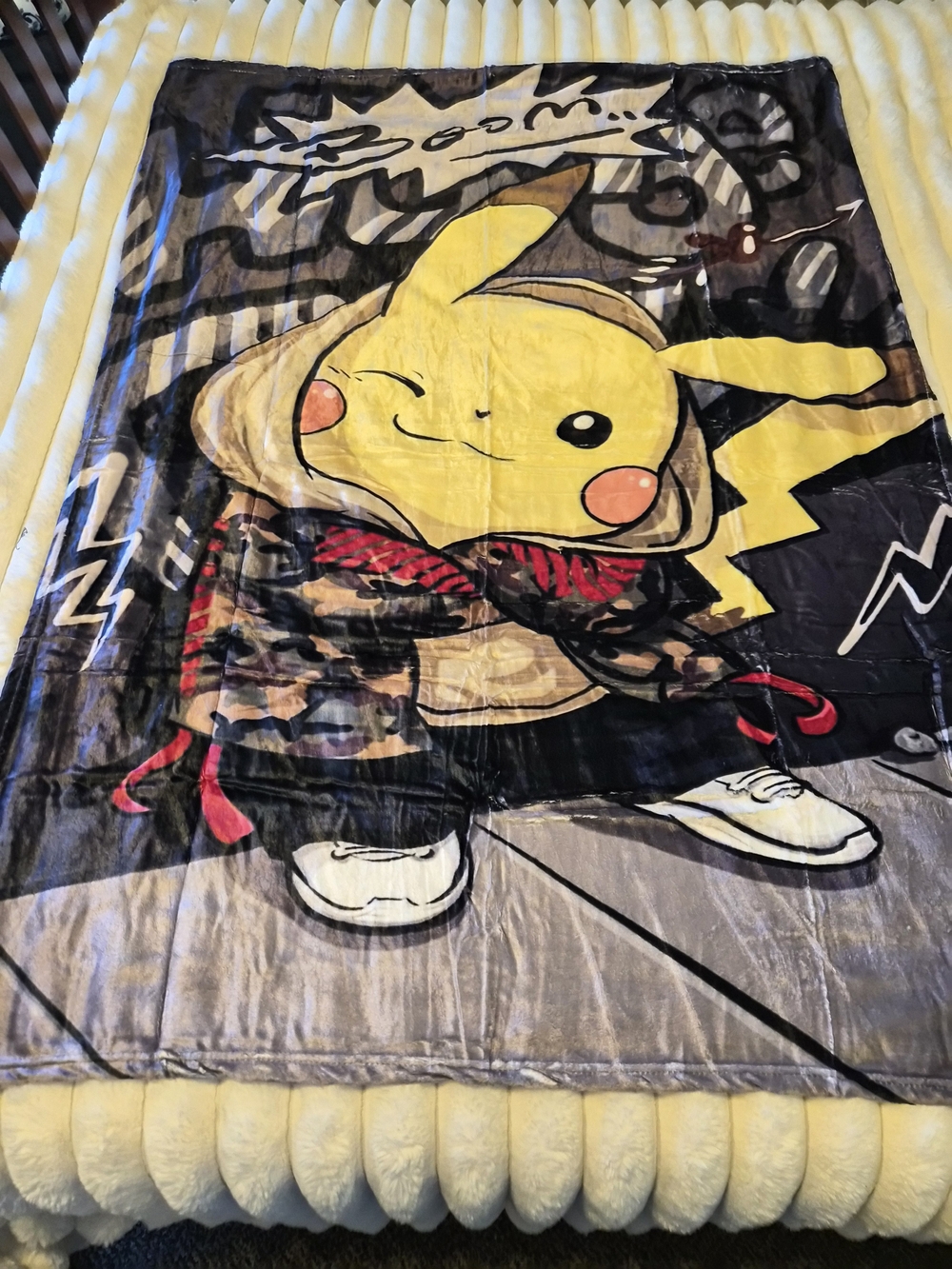 Pikachu Graphic Plush Throw Blanket - NEW